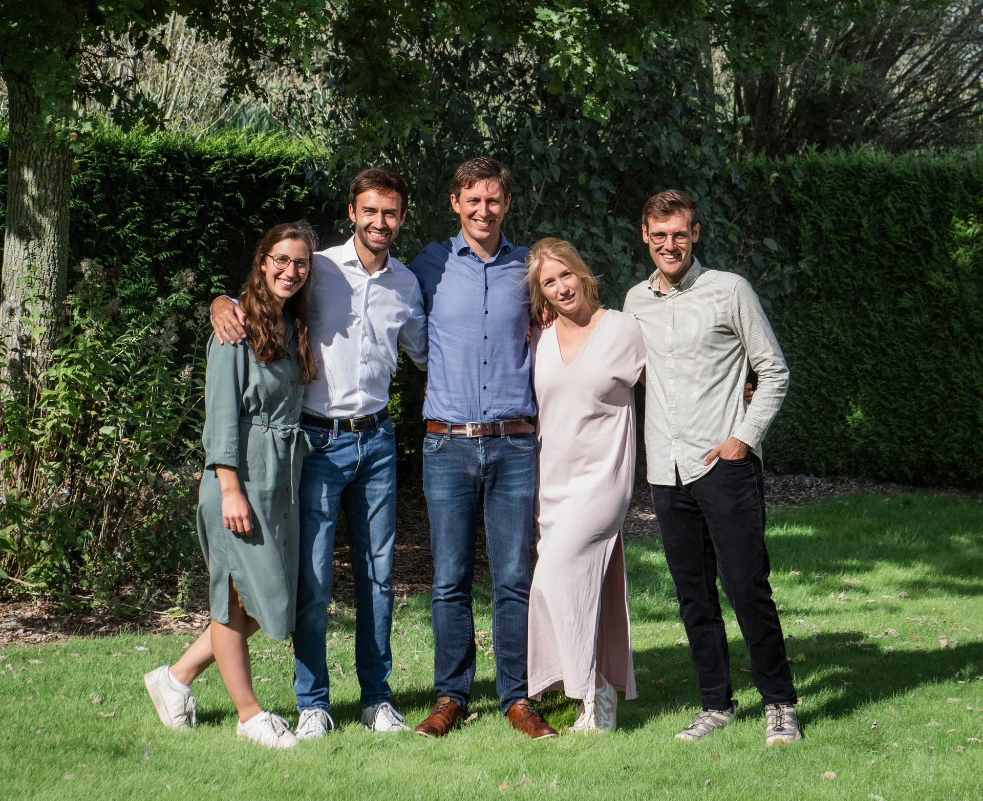 Team Huisartsenpraktijk De Rotonde in de tuin